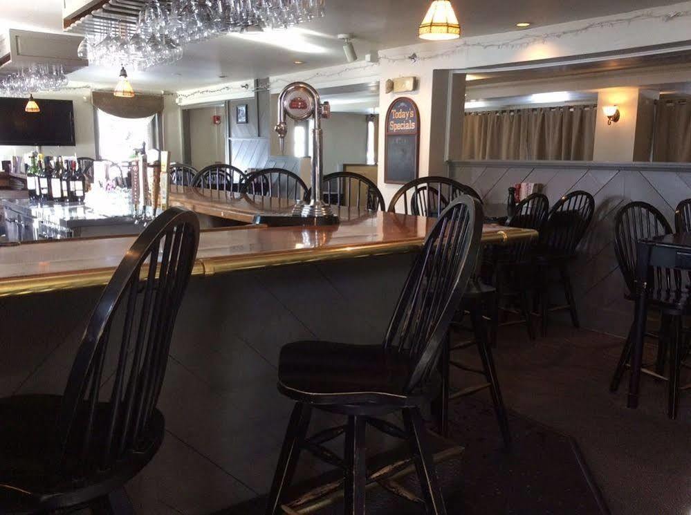 Hunters Grille And Tap At The Grafton Inn מראה חיצוני תמונה